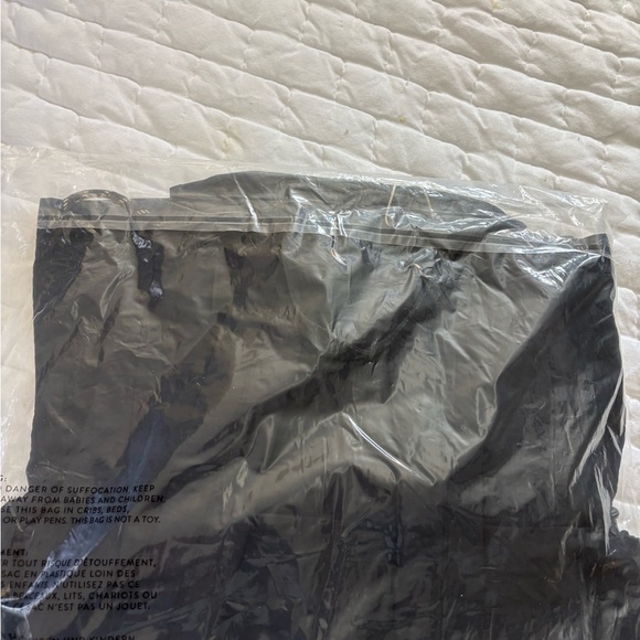 Beis The Sport Backpack NWT - Picture 5 of 5